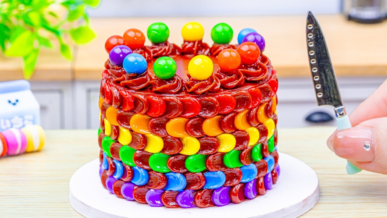 Yummy Mini Rainbow KitKat Cake 🌈🍫 Rainbow Chocolate Cake with Colorful Decorating | Gwen Mini Cakes