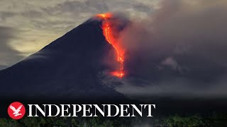 Korban tewas meningkat setelah letusan gunung berapi di pulau Jawa, Indonesia