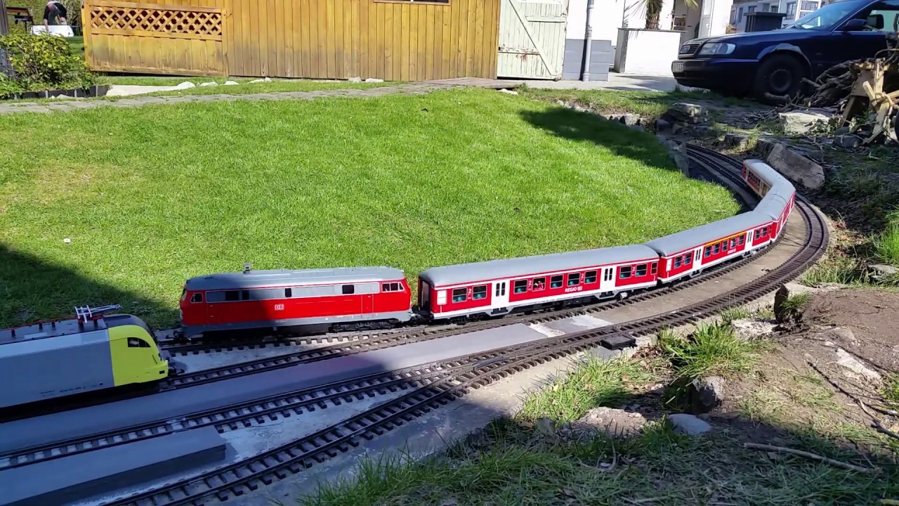 Gartenbahn mit BR 218 Taurus und E10