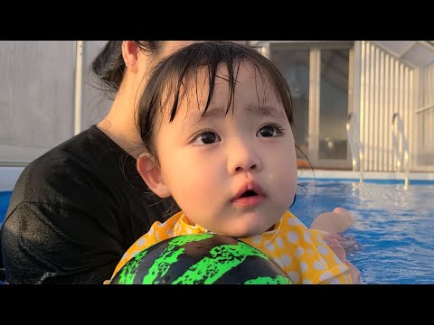 [SUB] A cute Korean kid is not scared of swimming anymore! 🌊