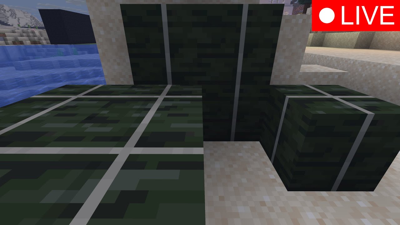 Minecraft Trying To Build a Giant Xmas Tree