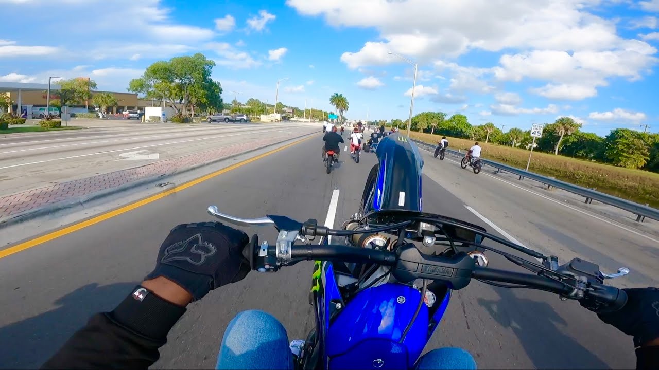 YZ450F 2023 WHEELING IN TRAFFIC POV