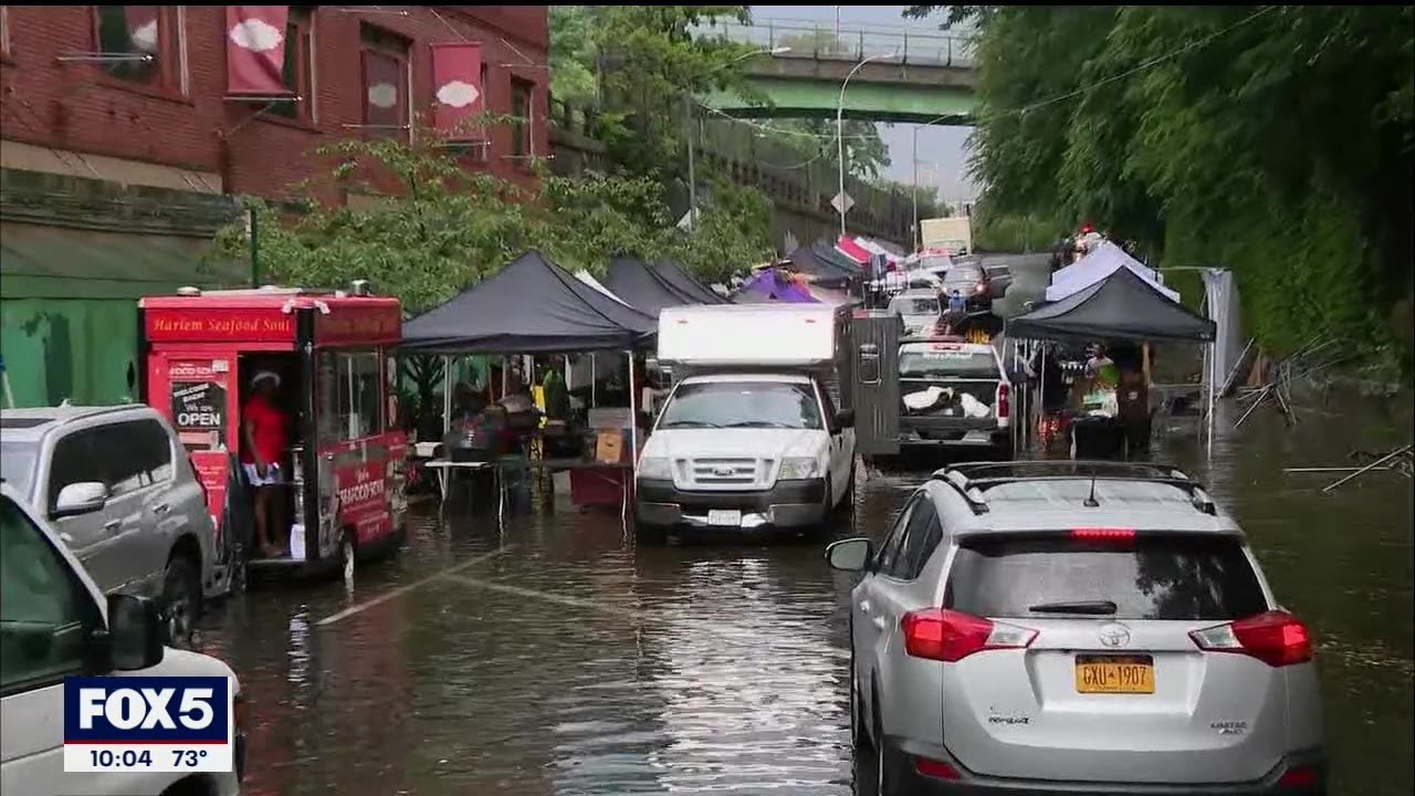Roads and subways flood in NYC - YouTube