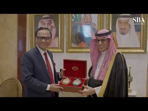 الرئيس التنفيذي لهيئة الإذاعة والتلفزيون‬⁩ أ.محمد بن فهد الحارثي، السفير السريلانكي السيد أمير أجود.