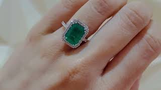 Video: Emerald Ring 3.10ct White Gold SUNSET RECTANGLE