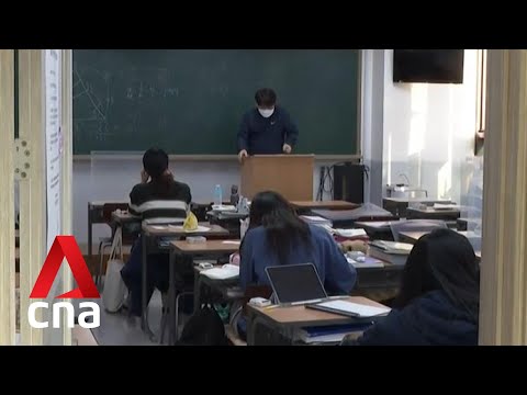 Video South Korea holds college entrance exams amid COVID-19 - youtube