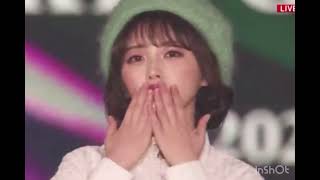 与田祐希　投げキッス