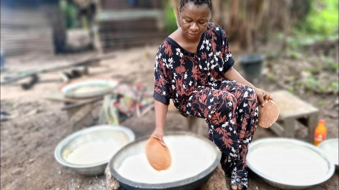 Let's fry Garri, cook vegetable soup in the Village Kitchen - YouTube