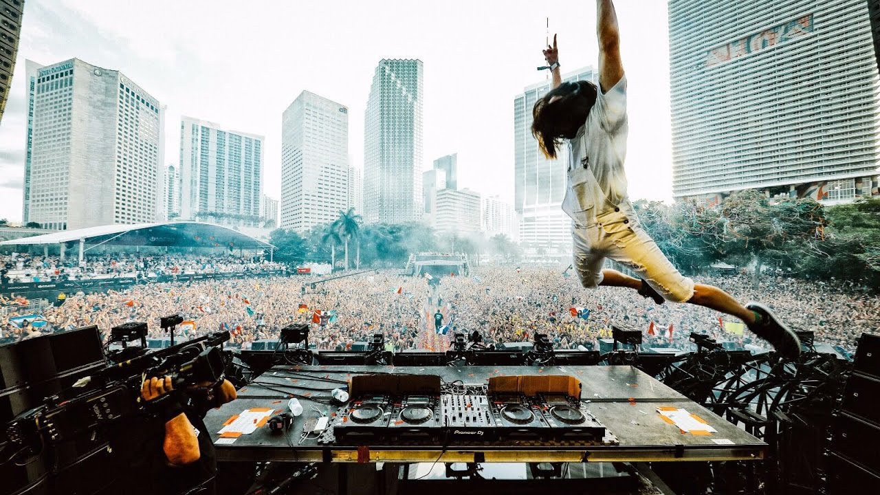 Steve Aoki Show Me The Obstacle Course And I Ll Want To Run