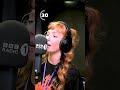 Capture de la vidéo Maddy V In The 60 Second Send It On Radio 1 Takes On The60 Second Send It Freestyle Challenge 2023!