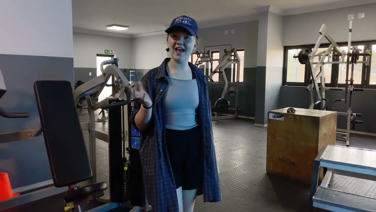 SHOW REELS 2021 MICROFILMS KORT DIALOOG   Nina Roos   Anika Voges