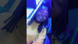 La Soeur Grâce Mubasi Adore Le Seigneur Jésus Christ