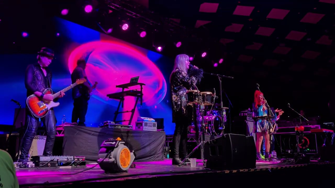 B52s - Topaz, Glasgow 18.06.26
