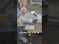 Instalación de un escalón de granito redondeado para la puerta principal #paisajismo #construcción