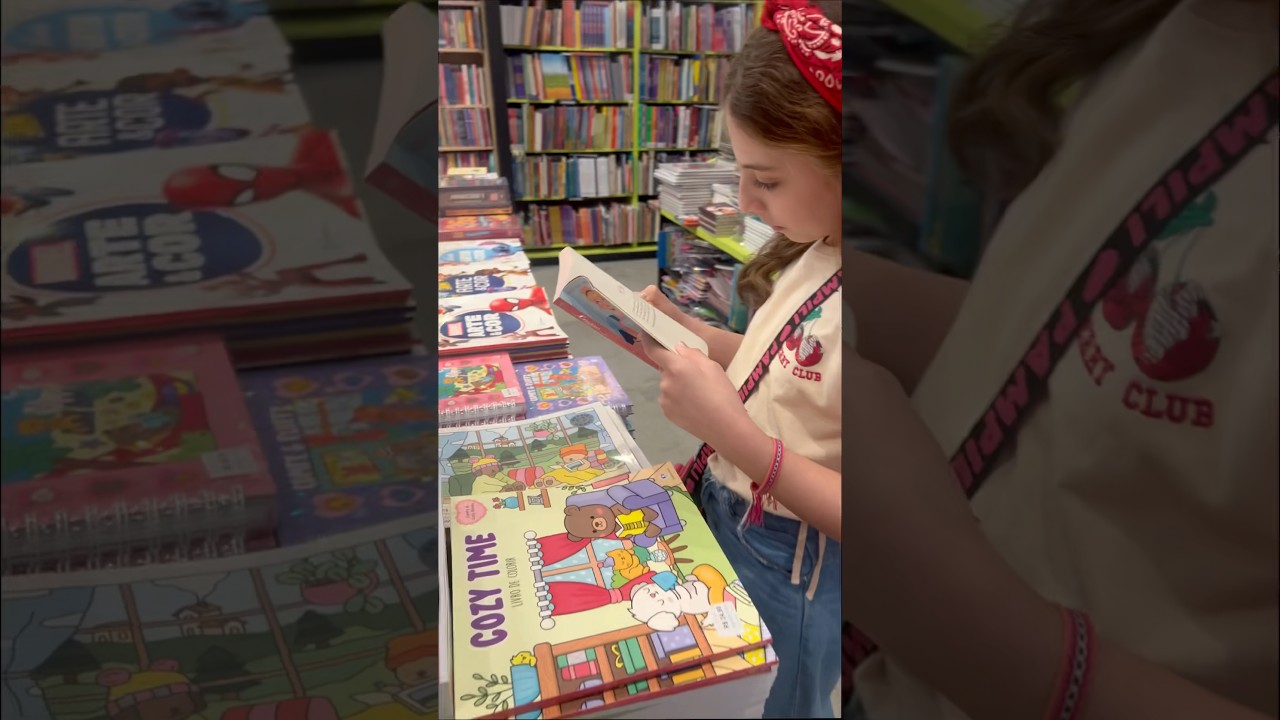 A LOUCA DOS LIVROS #viralvideos #youtubecreatorawards #shortsviral #livros #criança #leitura #shorts