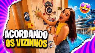 BATI NA PORTA DE TODOS OS QUARTOS ! O QUE SERÁ QUE ACONTECEU ? 
