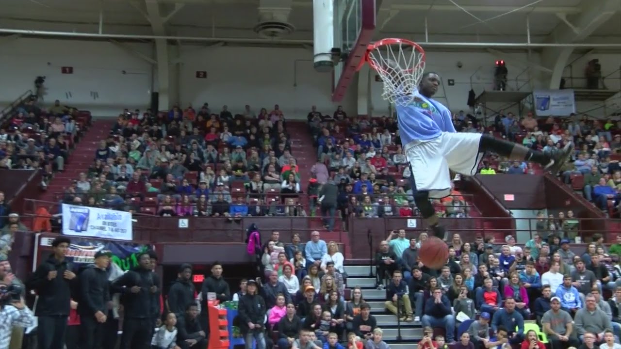 Players show off high-flying skills at Arby's Dunk Contest