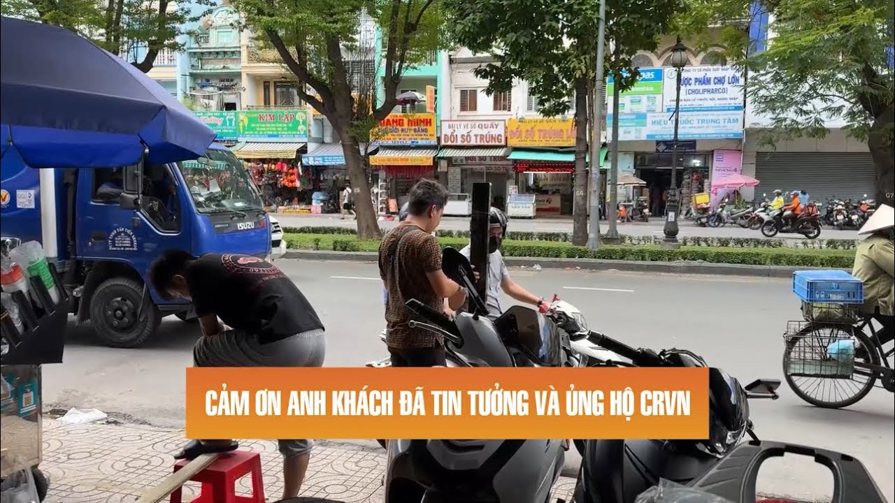 Ngẫu nhiên TƯ VẤN cho khách hàng về ĐÈN RDI khi khách đến tiệm tham quan, xem cá...