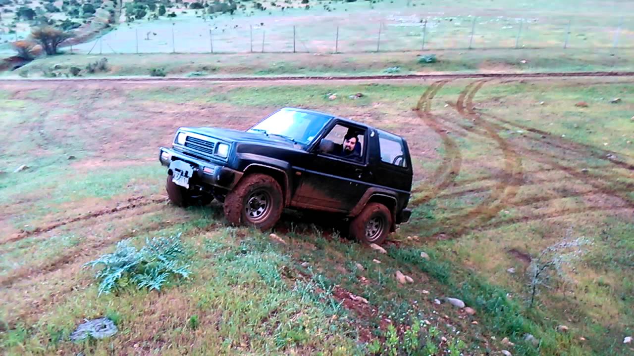 Daihatsu Feroza 93 offroad - YouTube