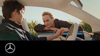 Mercedes-Benz Fashion Story 2017 Chapter 3 Feat. Concept Eq & Amber Valletta