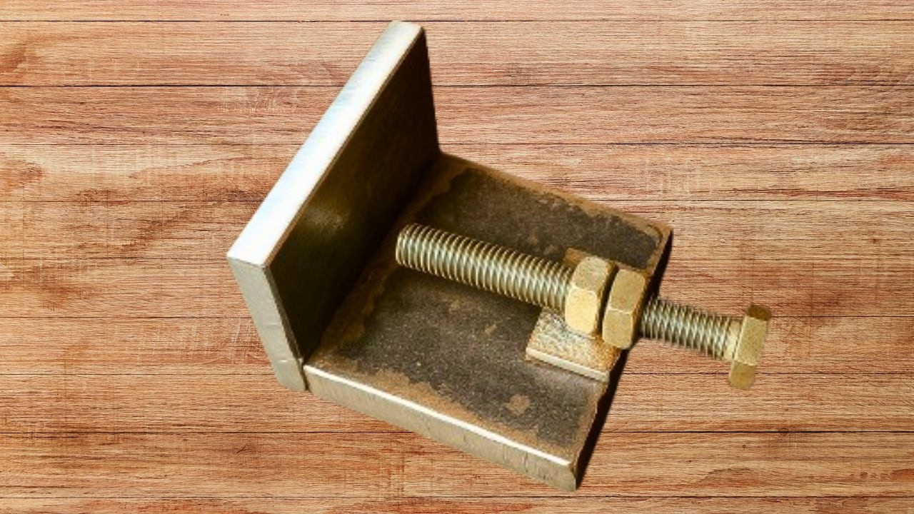 Этот самодельный стол с зажимами вас удивит — простой, но невероятно эффективный.