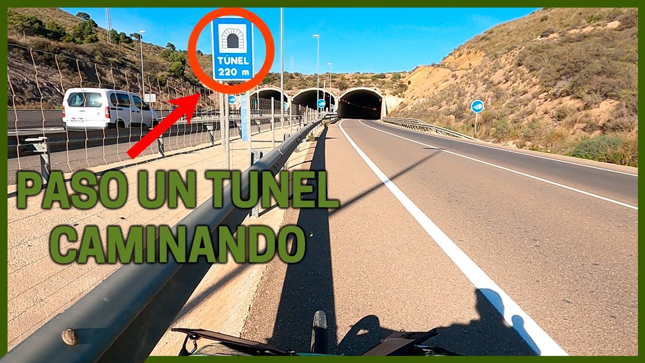 CAMINANDO por un TUNEL | Vuelta a España caminando #38 - YouTube
