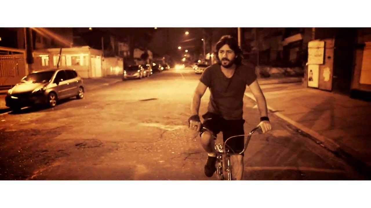 Acullia - Outro Alguém - Clip