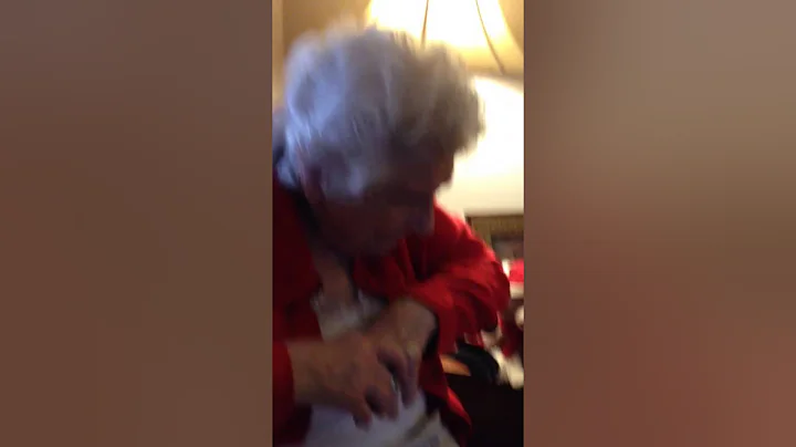 Maw's reaction to her new TV