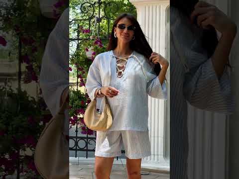 Жіночий легкий літній смугастий костюм: широка блузка із шнурівкою на вирізі і шорти, норма і батал великі розміри, видео 1