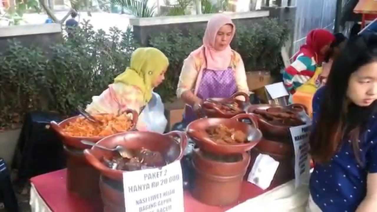 Ciumbuleuit Culinary Night-Bandung-Indonesia 