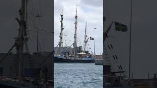 Amazing sailboat! ⛵ Crew Climbing Masts!