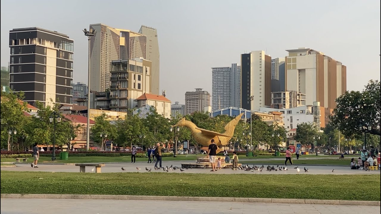 Everyday Life in Phnom Penh Park Tourism | CAMBODIA 2022