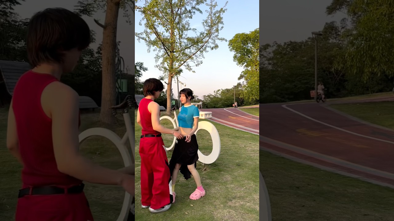 I like his bike  #zoey #kpopdemonhunters #couple #dance