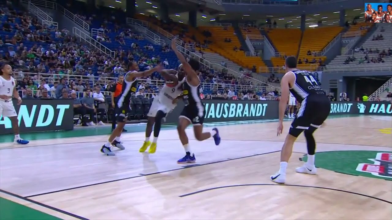 REFSTYLE: WHAT IS YOUR DECISION... CLIP 1867... foul or travelling?...