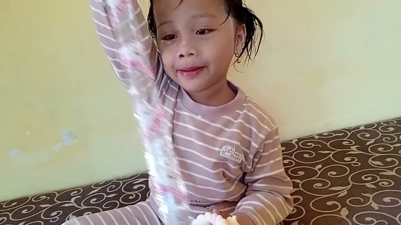 Uler putih dimakan😑