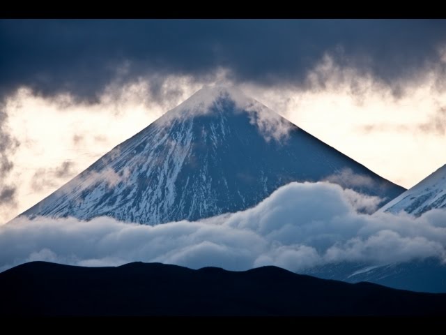 カムチャツカ半島の旅 14年8月 ユーラシア大陸にある活火山の最高峰 クリチェフスカヤ火山 展望のトレッキング Youtube