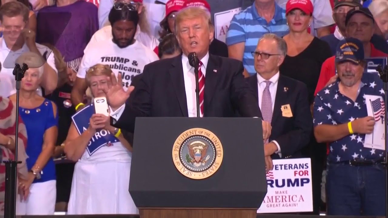 Trump defends response to Charlottesville violence