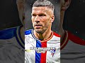 Lagi Cedera, Bukannya Istirahat, Podolski Malah Nyamar Jadi Ultras | Lukas Podolski Arsenal