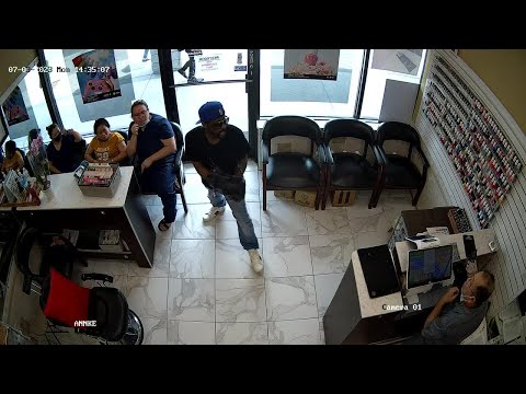 WATCH: Attempted robber ignored by everyone in Georgia nail salon