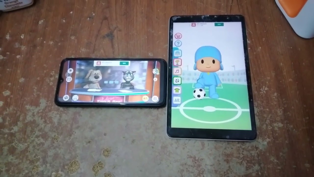 Talking News & Talking Pocoyo Football Echo 8558