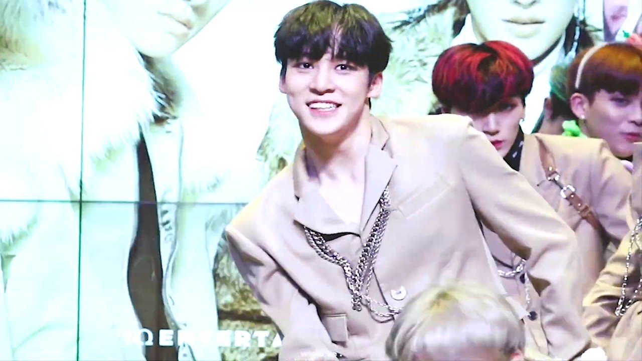 [4k]ATEEZ 에이티즈 정윤호 yunho 190217 강남팬싸 HALAHALA focus