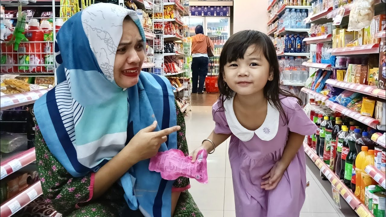 Аруми съела мороженое и стеснялась сходить в туалет 😱