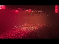 Kanye West has entire arena sing "Heartless" for him