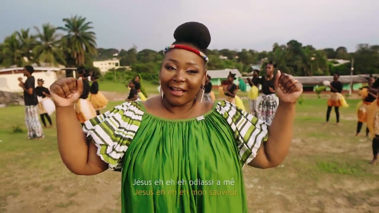 Roxane Obissa  - YAHA M'BARA - Clip officiel