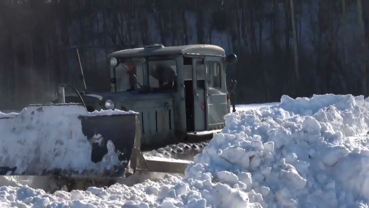 HTZ T-74 (1979) Lume lükkamine / Snow plowing