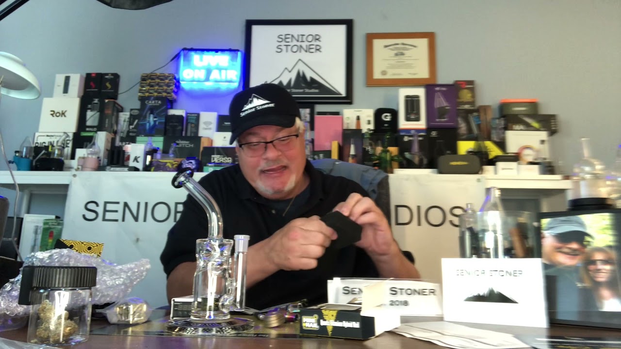 MINI NAIL MADE IN SEATTLE USA UNBOXING AND FIRST IMPRESSIONS
MY FIRST EVER REAL NAIL
SET TEMP N DAB