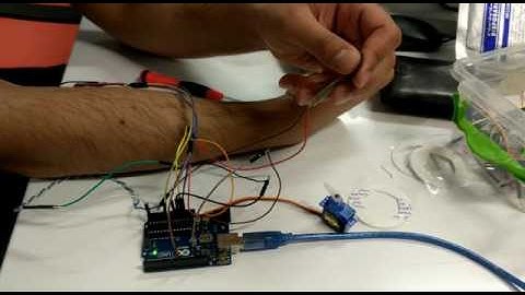 Controlling servomotor using EMG and FSR sensors
