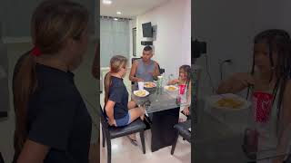 humor shorts Se Le Escapan Dos Gases viral