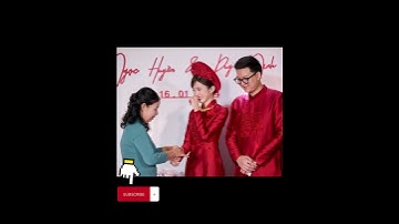 Ngọc Huyền xúc động rơi nước mắt trong khoảnh khắc bố mẹ hai bên trao hồi môn