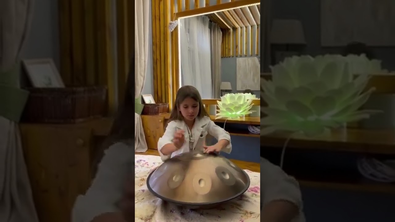 Super fast playing on the miracle instrument HANG. Melody "Speed"